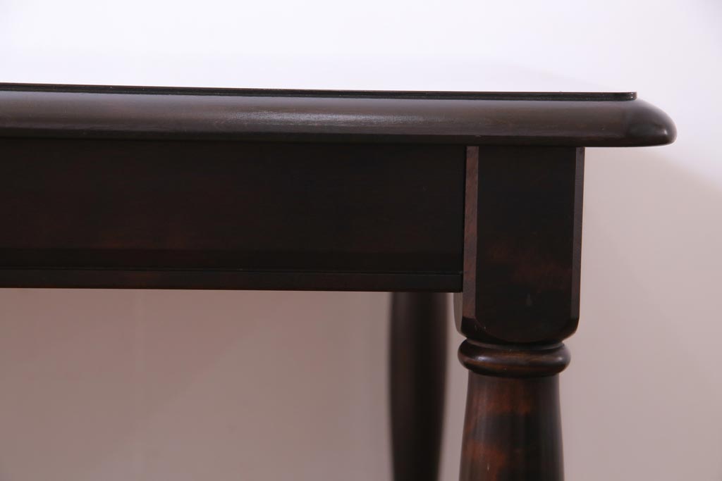中古　北海道民芸家具　OM484　優雅な雰囲気漂う大振りなダイニングテーブル(食卓)