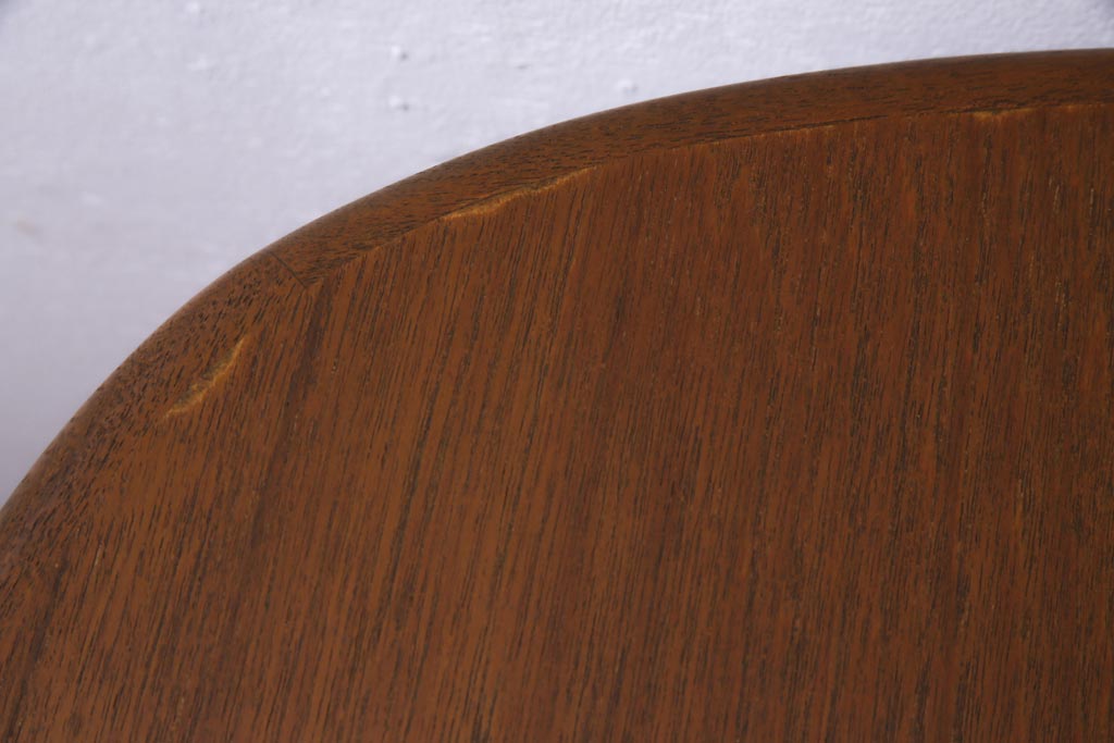ヴィンテージ家具　北欧ビンテージ　デンマーク製　チーク材　ナチュラルな雰囲気が取り入れやすいダイニングテーブル(食卓)