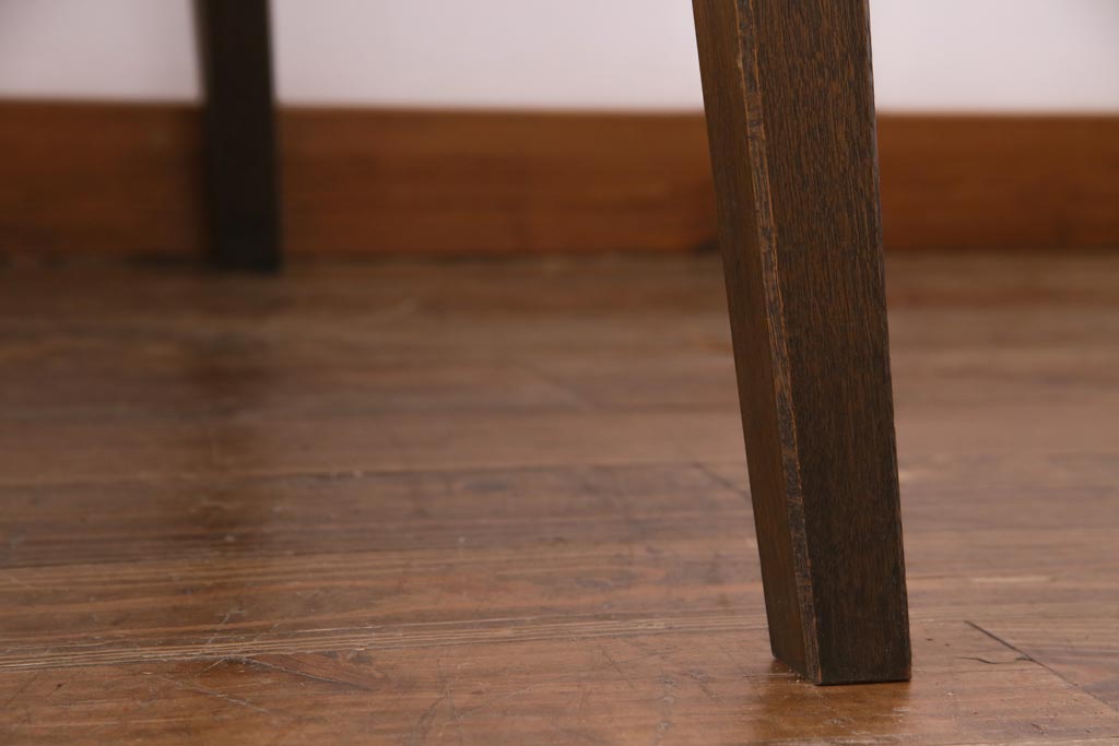 中古　神戸家具　永田良介商店　4人掛け　すっきりとしたデザインのR型ダイニングテーブル