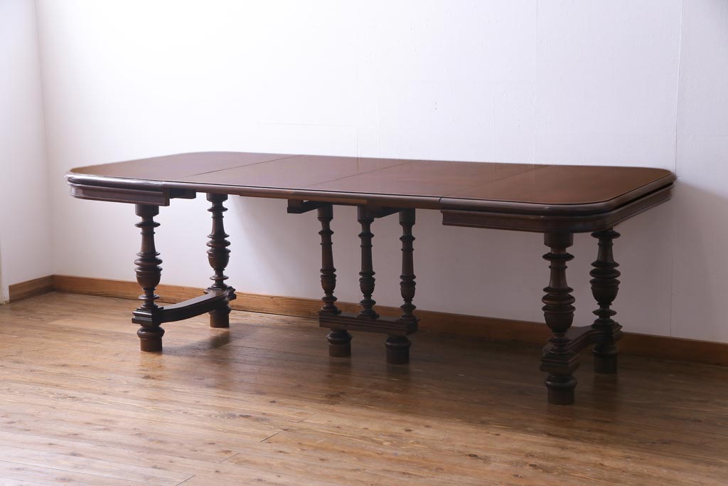 アンティーク家具　イギリスアンティーク　ウォールナット無垢材　荘厳な佇まいのドローリーフテーブル