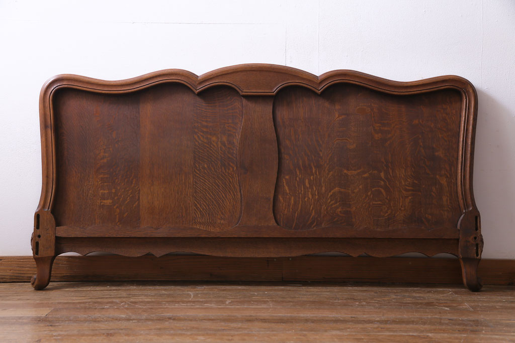 アンティーク家具　フランスアンティーク　オーク材　曲線を描いた優雅なデザインのベッドフレーム