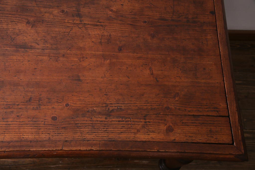 アンティーク家具　フランスアンティーク　パイン材　使い込まれた風格の漂うキャスター付きテーブル(デスク、在宅ワーク、在宅用カフェテーブル)