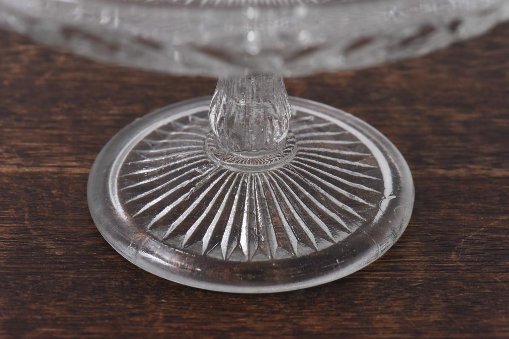 アンティーク雑貨　イギリス製　細かな模様が可愛らしいビンテージのガラスコンポート(プレスガラス)