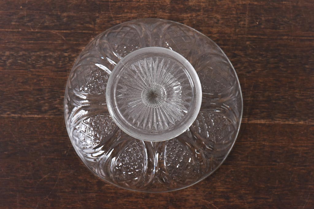 アンティーク雑貨　イギリス製　細かな模様が可愛らしいビンテージのガラスコンポート(プレスガラス)