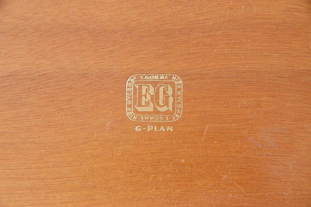 ヴィンテージ家具　北欧ビンテージ　G-PLAN　BBシリーズ　シックモダンなサイドボード(リビングボード)(1)