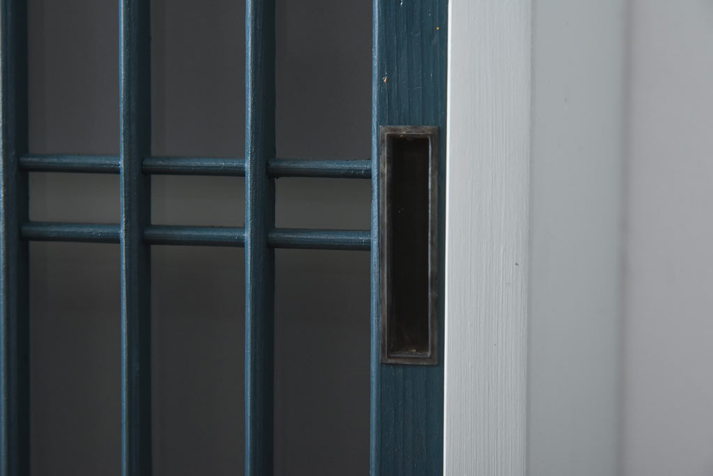 ラフジュ工房オリジナル　すりガラス入り　フレンチグレーとネイビーペイントのウォールシェルフ(壁掛け収納棚、戸棚、ウォールキャビネット)