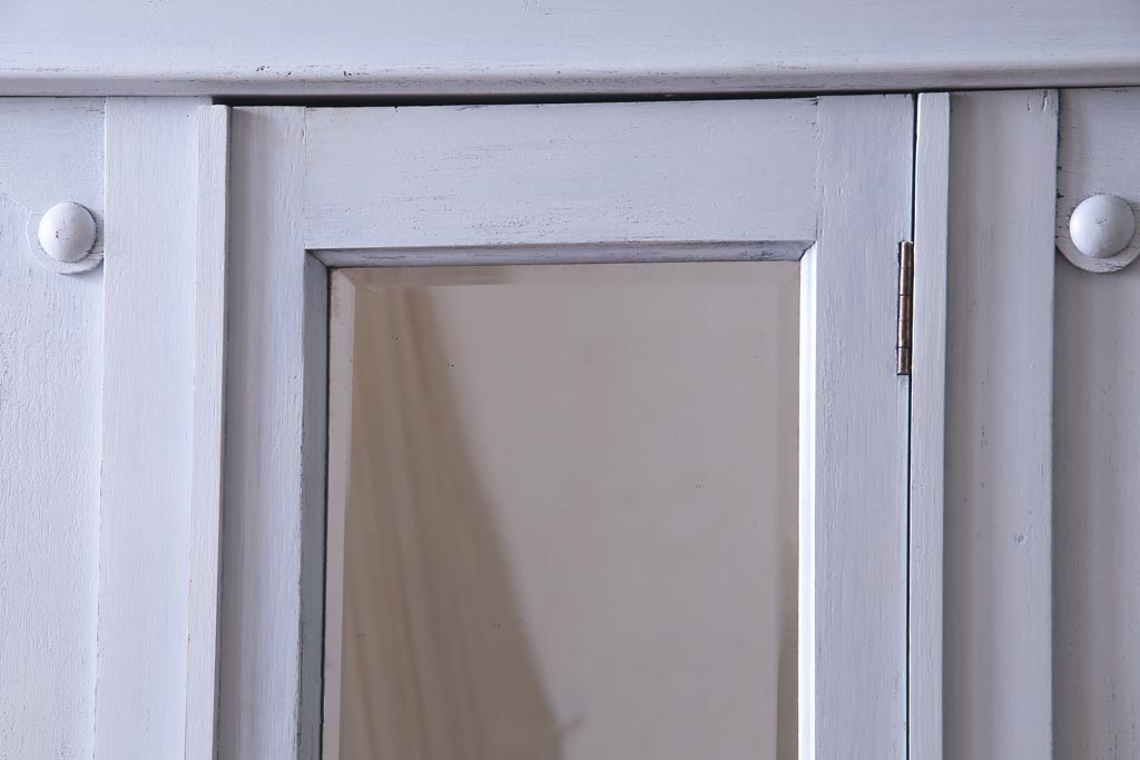 ペイント家具　イギリスアンティーク　可憐で落ち着きのあるグレーの薄型ワードローブ(洋服タンス)