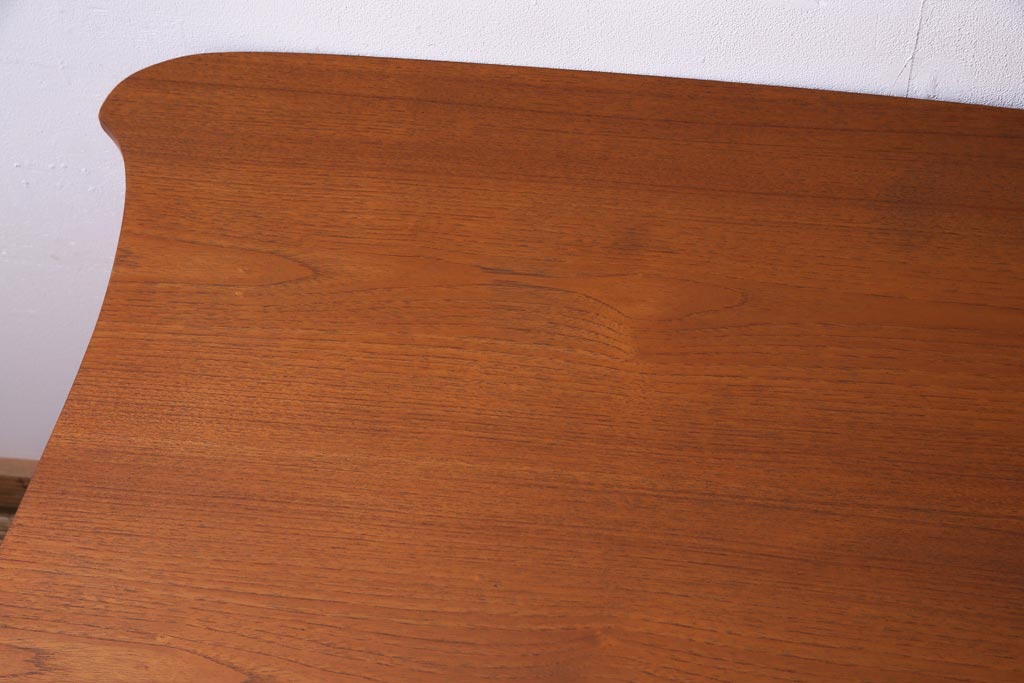 ビンテージ　北欧家具　チーク材　美しい木肌と柔らかなフォルムがお洒落なキドニーデスク(机、在宅ワーク、在宅用パートナーデスク、ヴィンテージ)