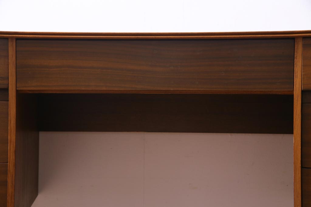 ヴィンテージ家具　イギリスビンテージ　Uniflex Furniture　ウォールナット　木のぬくもり感じる北欧スタイルの両袖デスク(机、在宅ワーク、在宅用作業台、サイドボード)