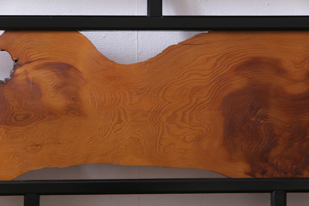 和製アンティーク　屋久杉無垢材　枠漆塗り　個性的で存在感のある欄間(明り取り)(2)