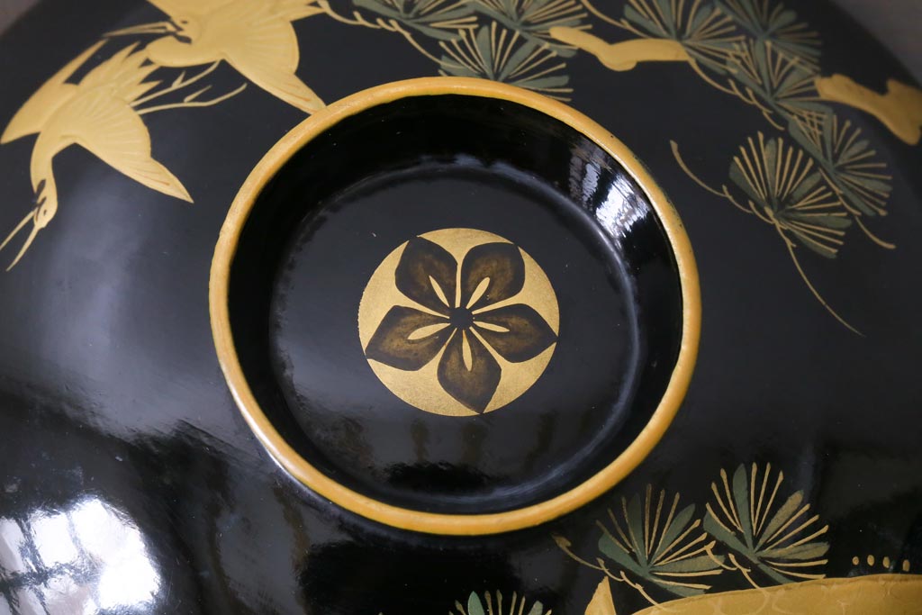 和製アンティーク　漆塗り　鶴と松の金蒔絵が品のある木製お椀7客セット(漆器)