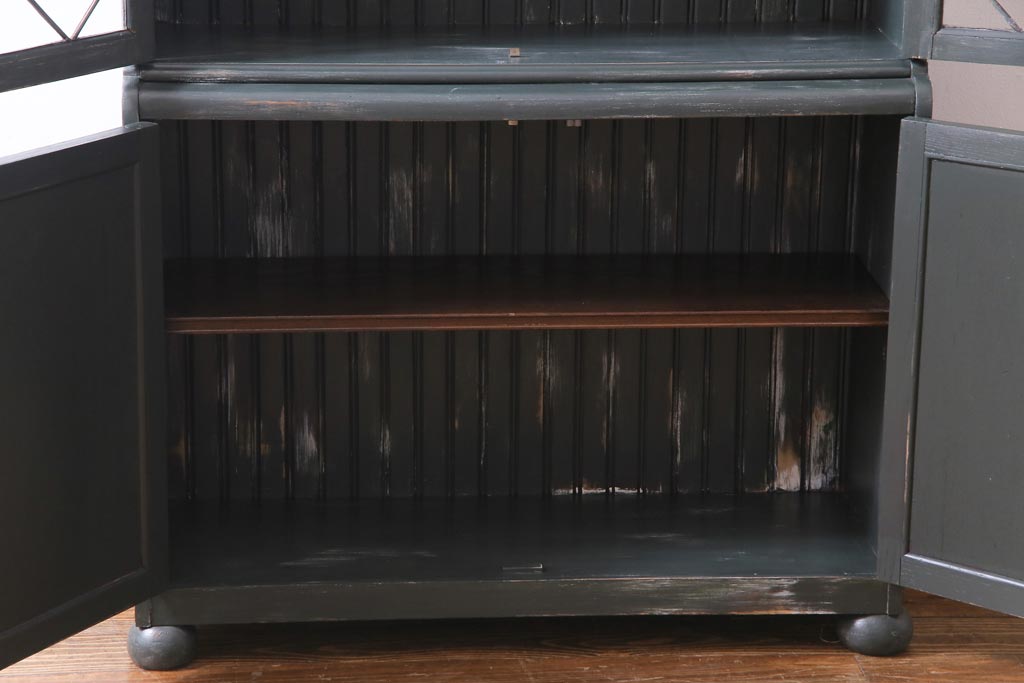 イギリスアンティーク　ペイント家具　ステンドグラス　シャビーな雰囲気がお洒落なブックケース(本箱、収納棚)