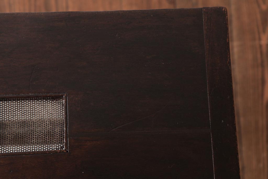 レトロ家具　イギリスアンティーク　マホガニー材　卓上　レトロな佇まいがお洒落なガラスケース(ショーケース、陳列棚)
