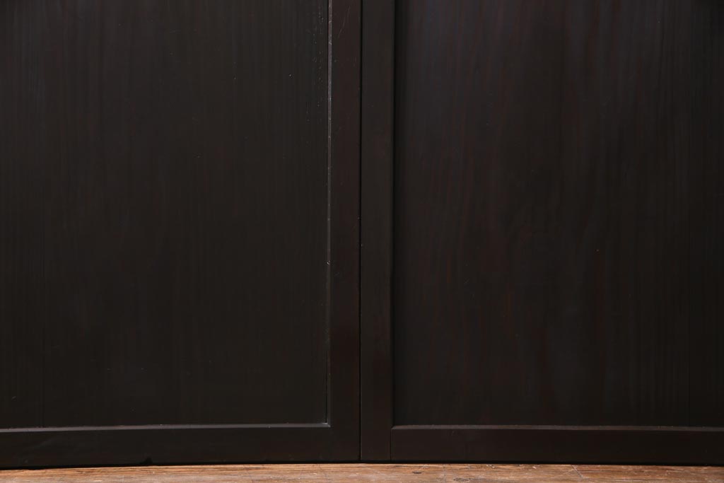 明治期　杉材　漆塗り　幅広サイズで存在感抜群の帯戸2枚セット(板戸)(1)