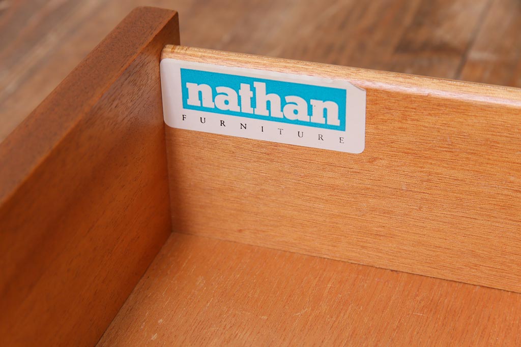 ヴィンテージ家具　イギリスビンテージ　nathan社(ネイサン)　チーク材　取り入れるだけでおしゃれなテレフォンチェア(テレフォンベンチ)
