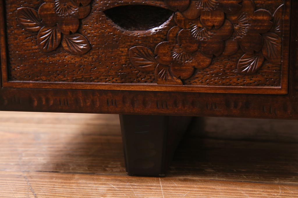 中古美品　伝統工芸軽井沢彫り　重厚感漂うドレッサー(化粧台、鏡台)