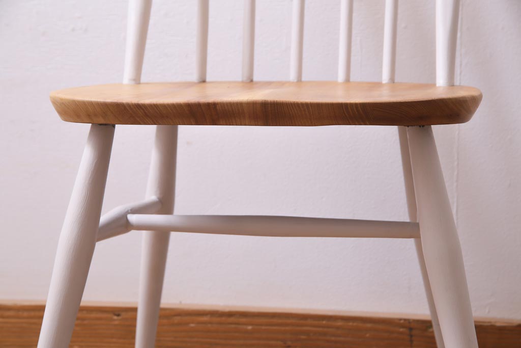 ヴィンテージ家具　ビンテージ　ERCOL(アーコール)　バイカラーがおしゃれなペイントクエーカーチェア(椅子)(1)