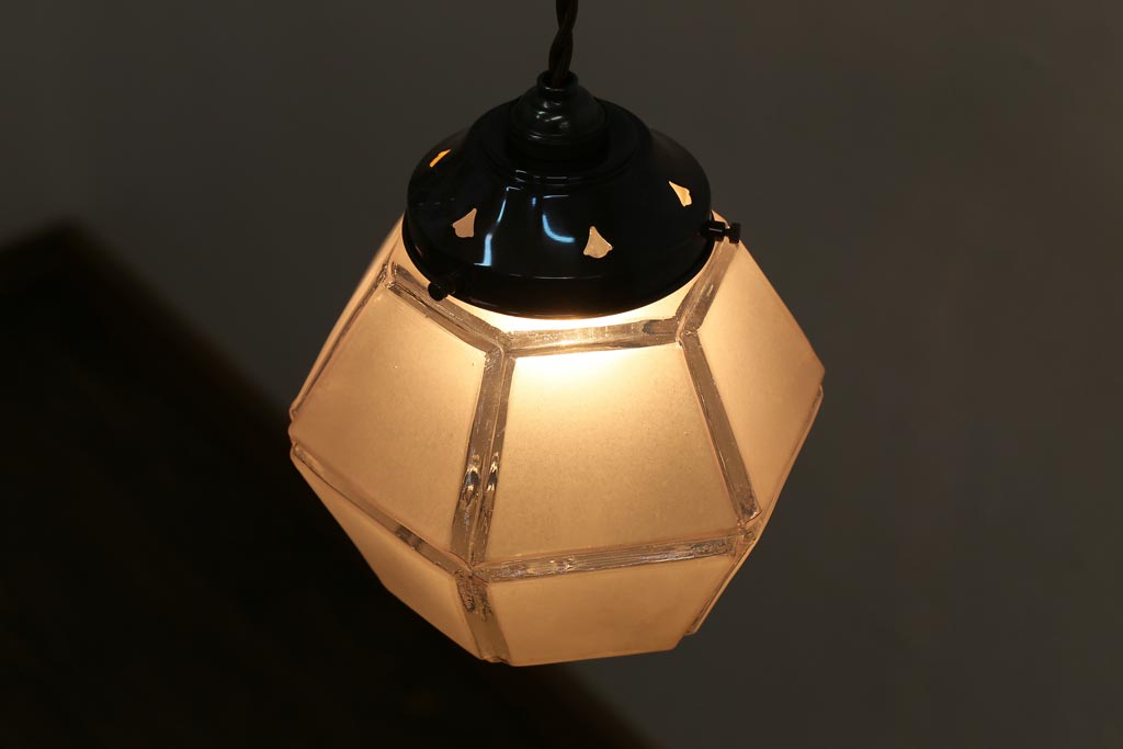 フランスアンティーク　モダンなデザインの多面体のペンダントライト(天井照明、吊り下げ照明)