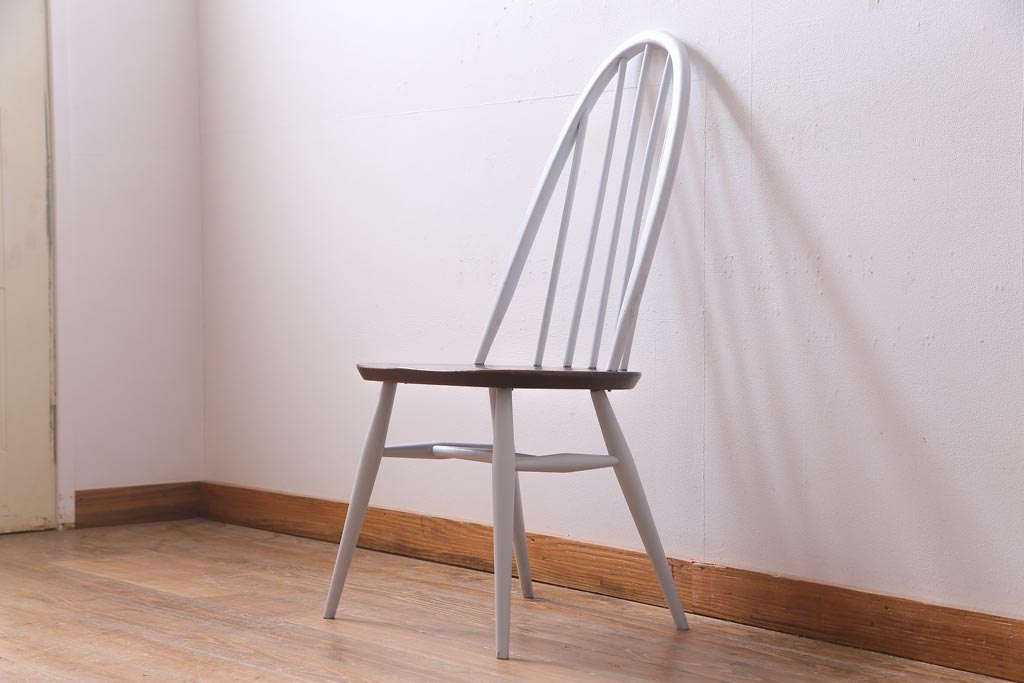 ヴィンテージ家具　ビンテージ　ERCOL(アーコール)　コントラストが目を引くペイントクエーカーチェア(椅子)(1)