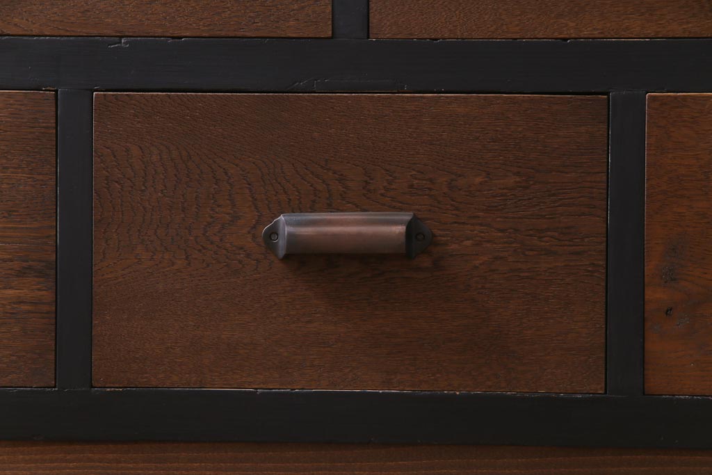 ペイント家具　大正昭和初期　ブラックのペイントが格好良いリメイクローチェスト(リビングボード、時代箪笥、アンティークチェスト)