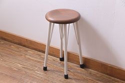 ラフジュ工房オリジナル　アンティークホワイト　アイアンレッグのペイントが可愛らしい丸スツール(チェア、椅子)
