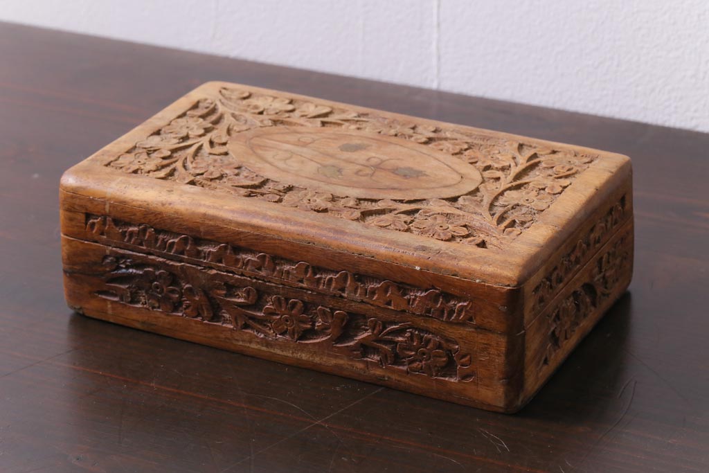 アンティーク雑貨 イギリスアンティーク インレイ 彫刻 古い木の風合いが趣ある木箱(小物入れ) ラフジュ工房