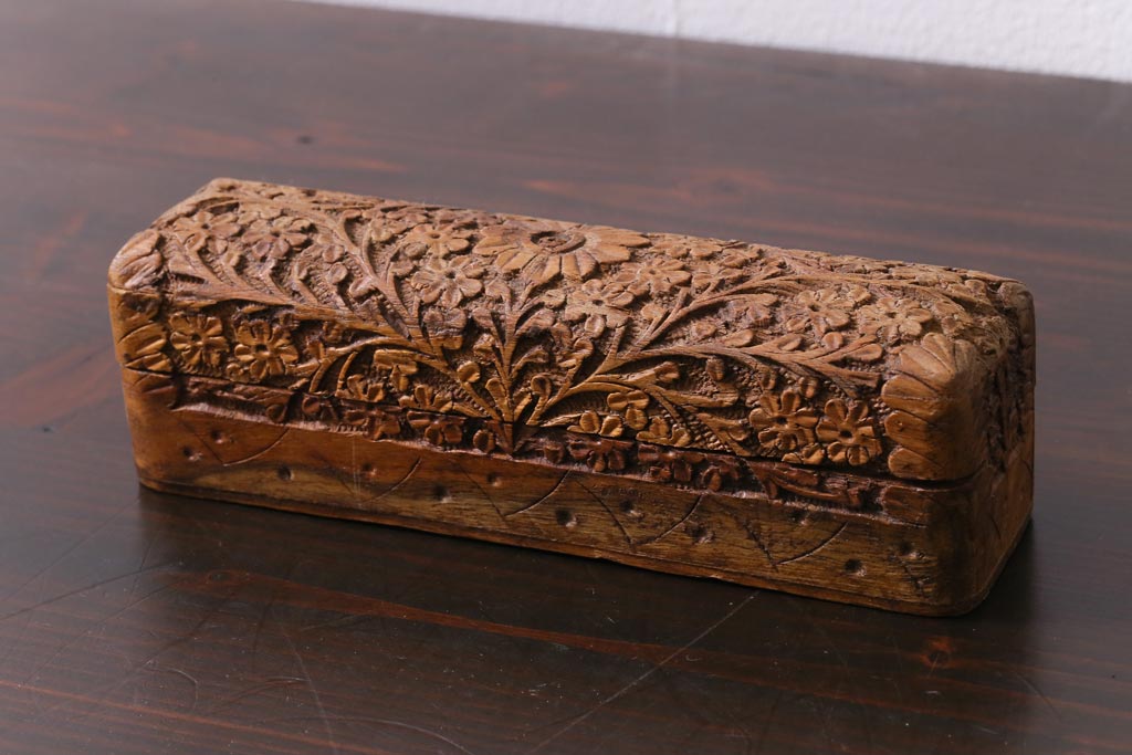 アンティーク雑貨 イギリス 彫刻 アンティークの小さな木箱(小物入れ 