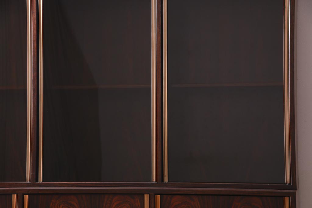 ビンテージ家具　ローズウッド材　シンプルで高級感のある重ねキャビネット(食器棚、飾り棚、収納棚)