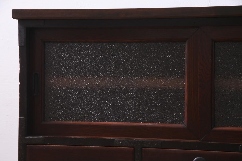 アンティーク家具　鉄脚付リメイク　前面ケヤキ材　漆塗り　ヴィンテージテイストなテレビ台(リビングボード、ローボード、戸棚、ビンテージ)