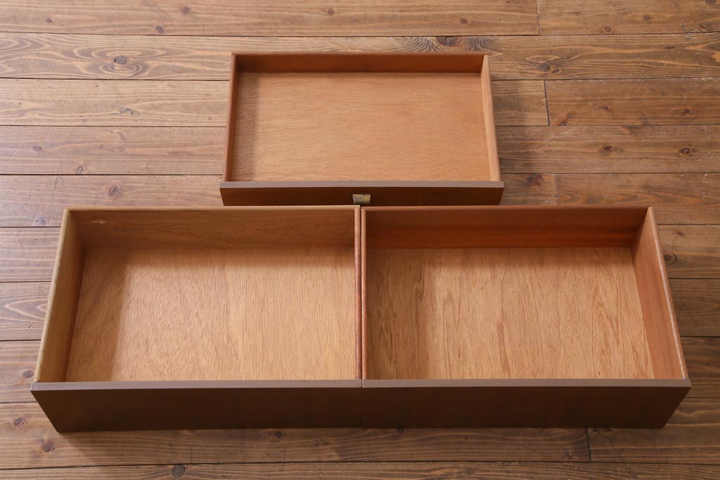 北欧ヴィンテージ家具　チーク材　すっきりとした作りのドレッシングチェスト(ドレッサー、鏡台、ミラー、ビンテージ)