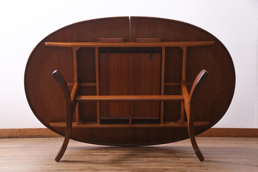 ヴィンテージ家具　G-PLAN(ジープラン) 北欧家具　チーク材　オーバル型のシンプルなエクステンションテーブル(ダイニングテーブル、ビンテージ)