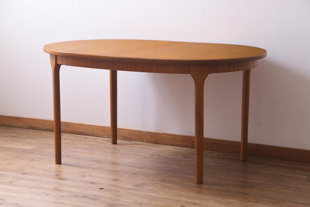 ヴィンテージ家具　北欧家具　McIntosh(マッキントッシュ)　チーク材　 洗練されたデザインが素敵なエクステンションテーブル(ラウンドテーブル、ダイニングテーブル、ビンテージ)