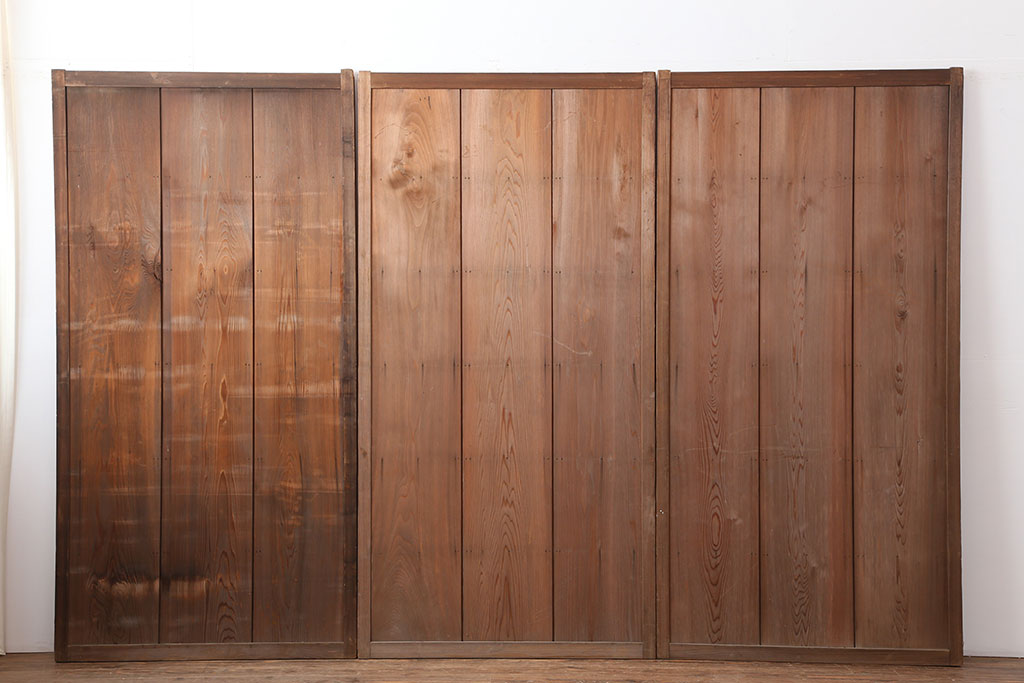 レトロ建具　昭和レトロ　昭和中期　木味を楽しめる板戸3枚セット(雨戸、引き戸、建具)(R-036797)