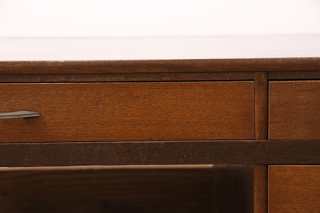 【セミオーダー家具実例】昭和中期の文机に高品質リペアを施しました。特に天板の傷や取っ手付近の色剥げは重点的に!お品物に合わせた1トーン落ち着いた色味に仕上げました。(座机、ローテーブル)