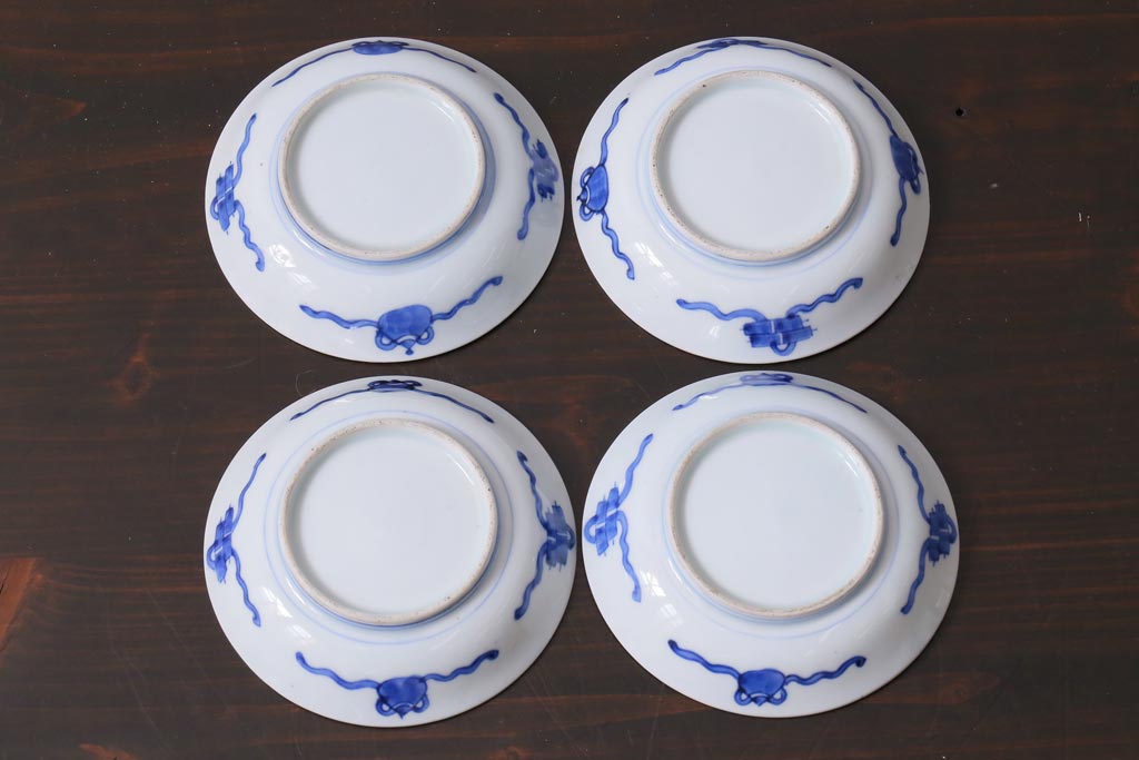アンティーク雑貨　江戸期　伊万里　五三桐の紋様が描かれた染付小皿4枚セット(和食器)(R-037388)