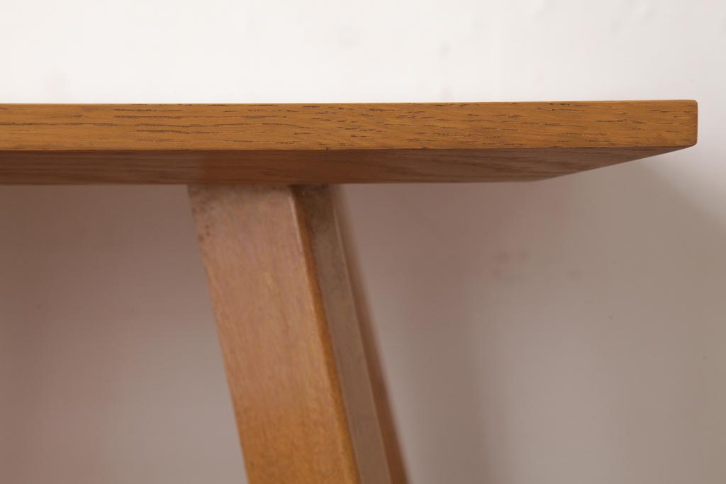 アンティーク家具　昭和初期　ナラ材製　北欧家具のようなスタイリッシュなサイドテーブル(R-037450)