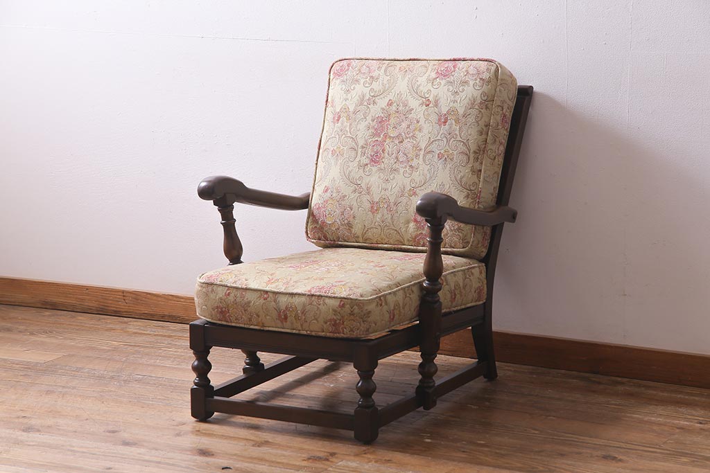 ヴィンテージ家具　イギリスビンテージ　ERCOL(アーコール)　Old Colonial(オールドコロニアル)　ニレ材　シックな佇まいのイージーチェア(アームソファ、1人掛けソファ)(R-037536)