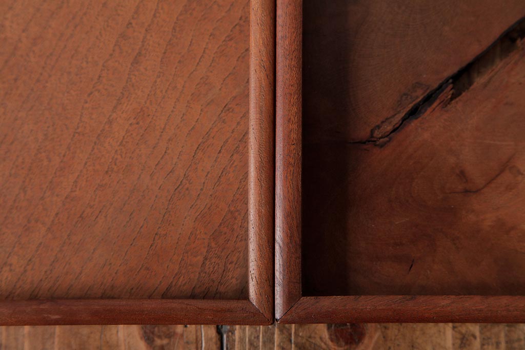 アンティーク雑貨　古民具　総ケヤキ材　美しい杢目が楽しめるお盆2枚セット(トレー、角盆)(R-037637)