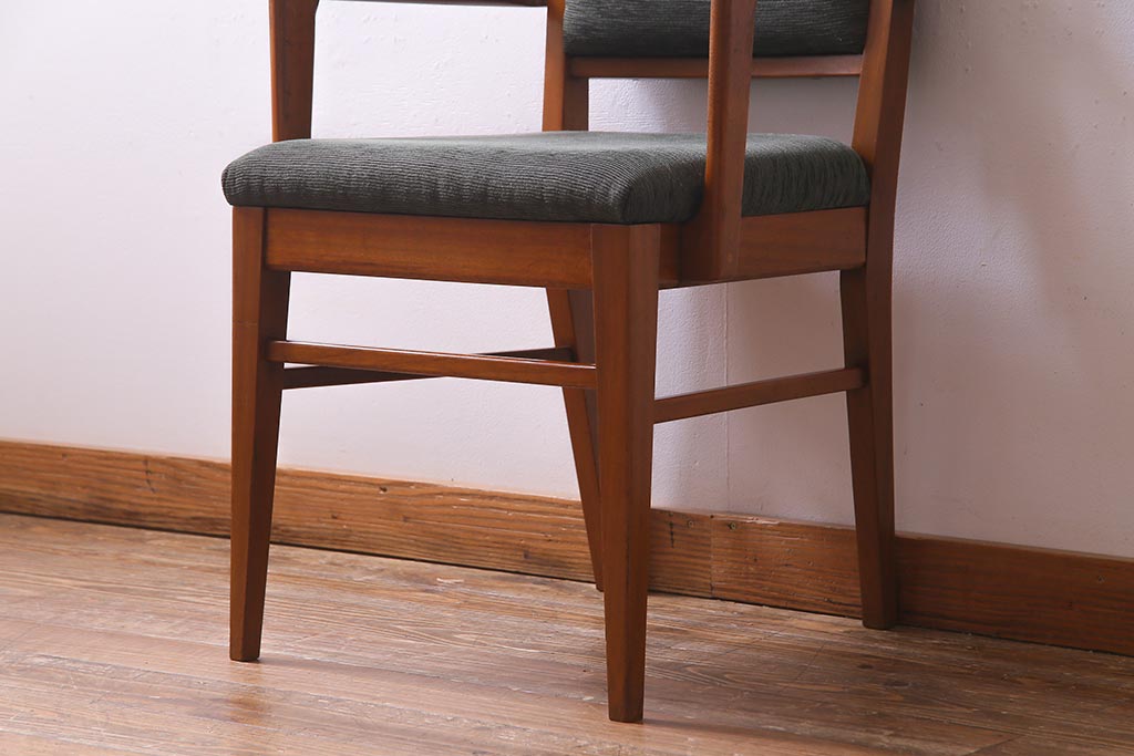 ヴィンテージ家具　北欧ビンテージ　チーク材　ぬくもりを感じる昔懐かしいダイニングチェア(椅子)(R-037787)