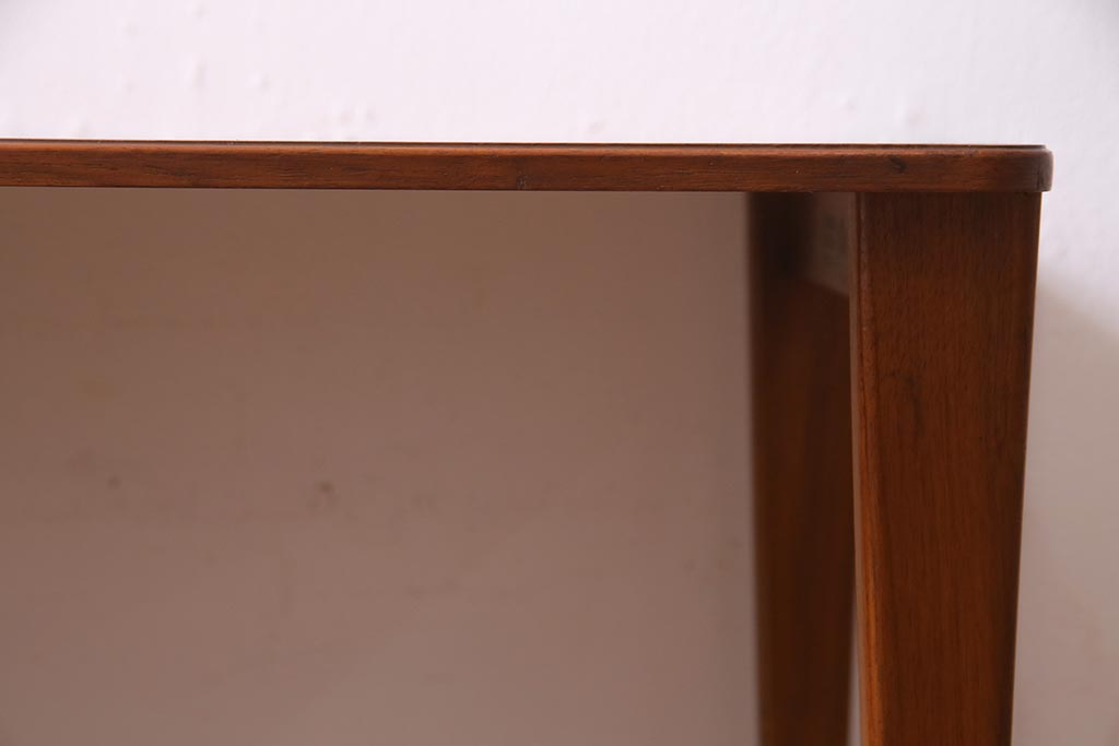 ヴィンテージ家具　北欧ビンテージ　GORDON RUSSELL(ゴードンラッセル)　チーク材　シンプルかつおしゃれなネストテーブル(サイドテーブル)(R-037895)