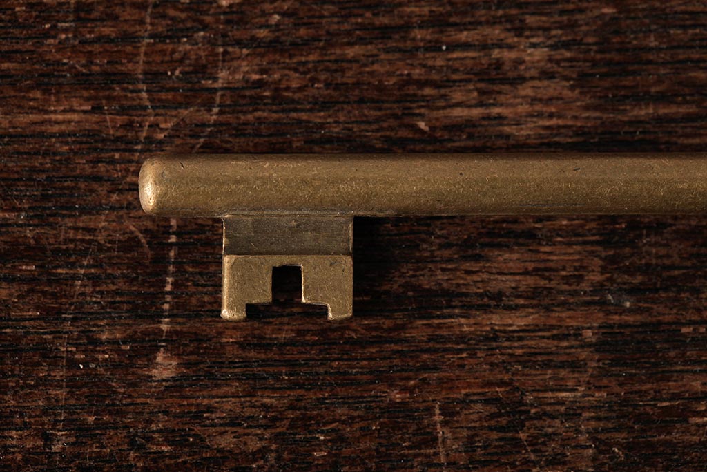 アンティーク雑貨　フランス　真鍮　アンティークゴールドがおしゃれなキー(鍵、カギ)(R-038012)