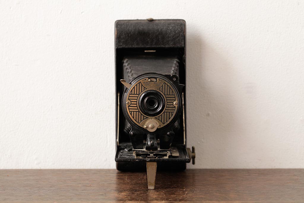 アンティーク雑貨　クラシックカメラ　イギリスアンティーク　ENSIGN(エンサイン)　POCKET TWENTY　ポケット20(蛇腹カメラ)(R-038099)