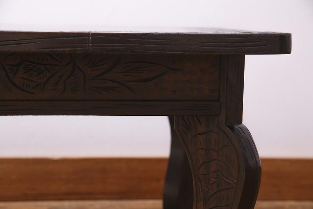 ヴィンテージ家具　伝統工芸　軽井沢彫り　繊細な花の彫刻が目を引く座卓(センターテーブル、ビンテージ)(R-038189)