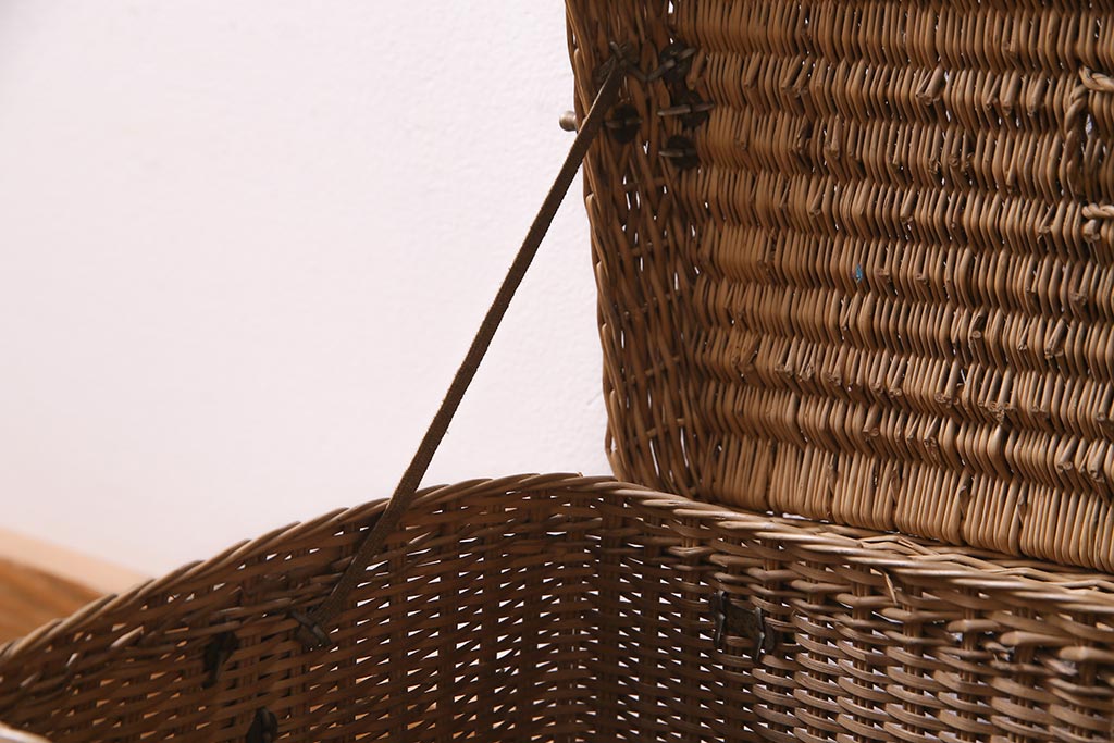 アンティーク雑貨　素朴な雰囲気のアンティークバスケット(カゴ・収納)(R-038195)