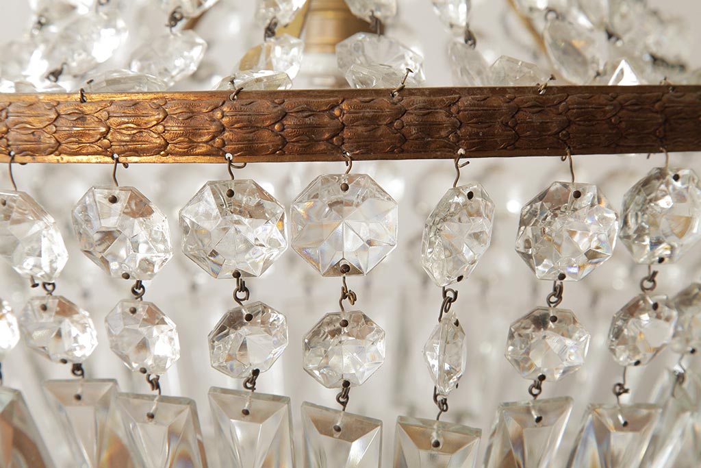 ビンテージ照明　フランスヴィンテージ　真鍮製　クリスタルガラスがきらめくエンパイアシャンデリア(天井照明、吊り下げ照明)(R-038287)