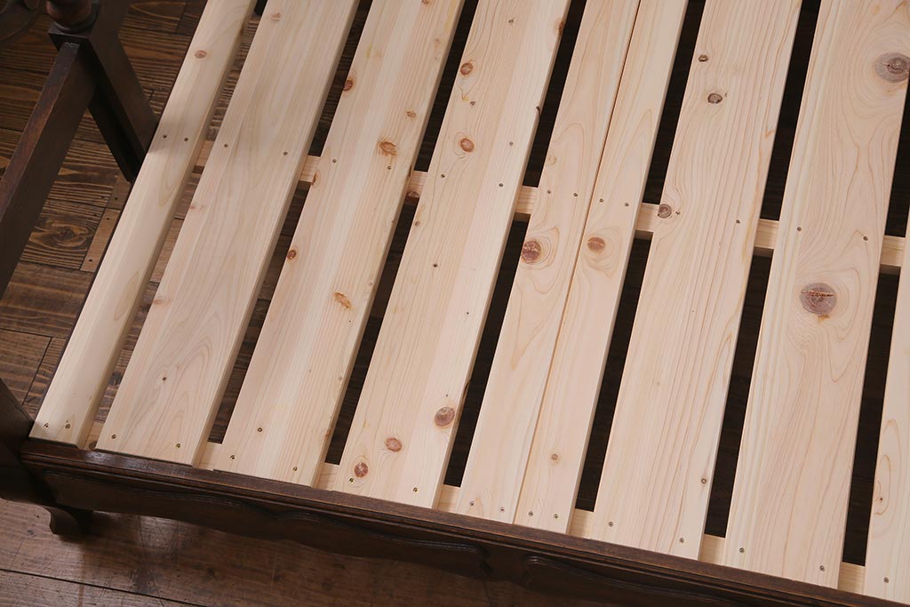 アンティーク家具　フランスアンティーク　オーク材　印象的なデザインの木製ベッドフレーム(R-038293)
