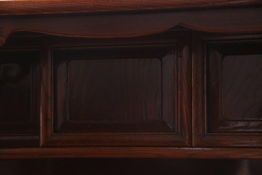 アンティーク家具　総ケヤキ材　上手物　個性的な意匠が目を惹く漆塗りの茶棚(飾り棚、戸棚)(R-038347)