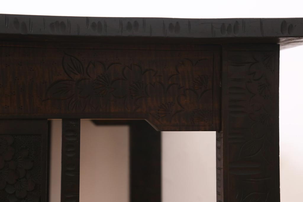 ビンテージ家具　伝統工芸　軽井沢彫り　優美な意匠が施された和モダンなデスク(机、在宅ワーク、在宅用ワークデスク)(R-038514)