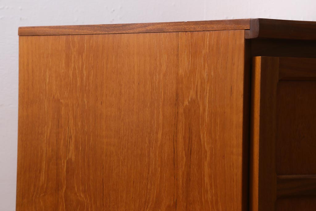 ヴィンテージ家具　北欧　イギリスビンテージ　nathan(ネイサン)社　温もりのある木味が素敵なコーナーキャビネット(サイドボード、テレビ台)(R-038530)