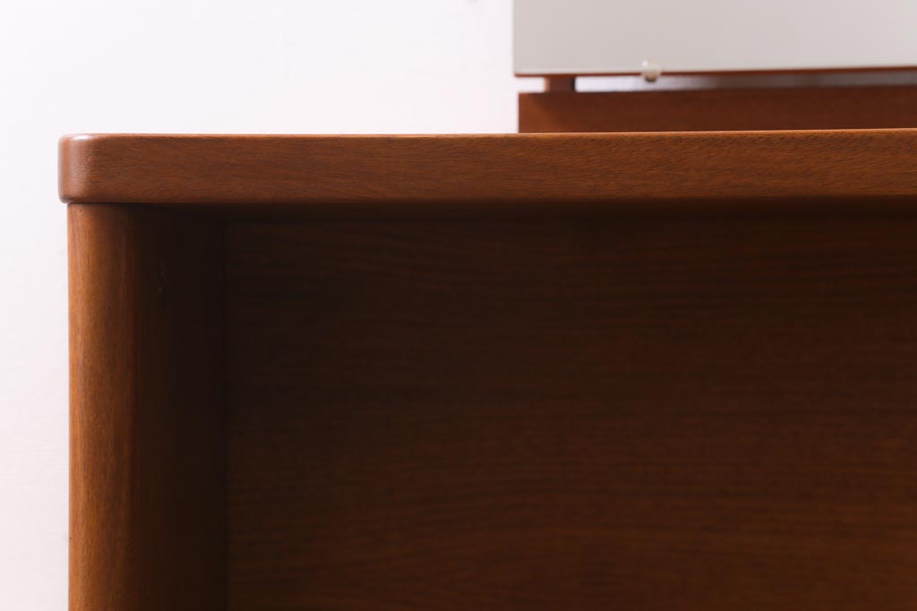 ヴィンテージ家具　イギリスビンテージ　STAG(スタッグ)社　チーク材　ミッドセンチュリースタイルにおすすめのドレッシングチェスト(ドレッサー、鏡台)(R-038919)